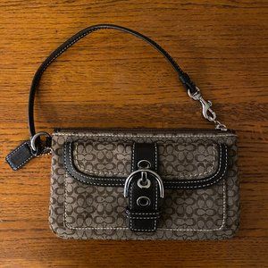 𝅺Coach canvas tan mini monogram flap pocket top zip wristlet